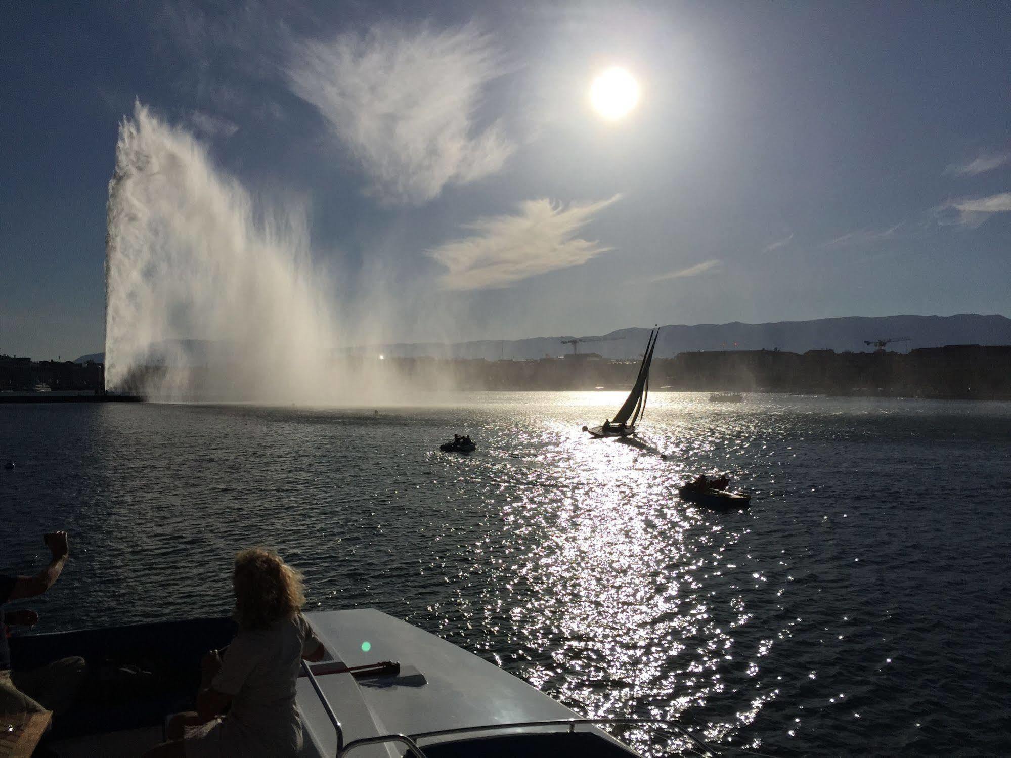 Floatinn Boat-bnb Genève