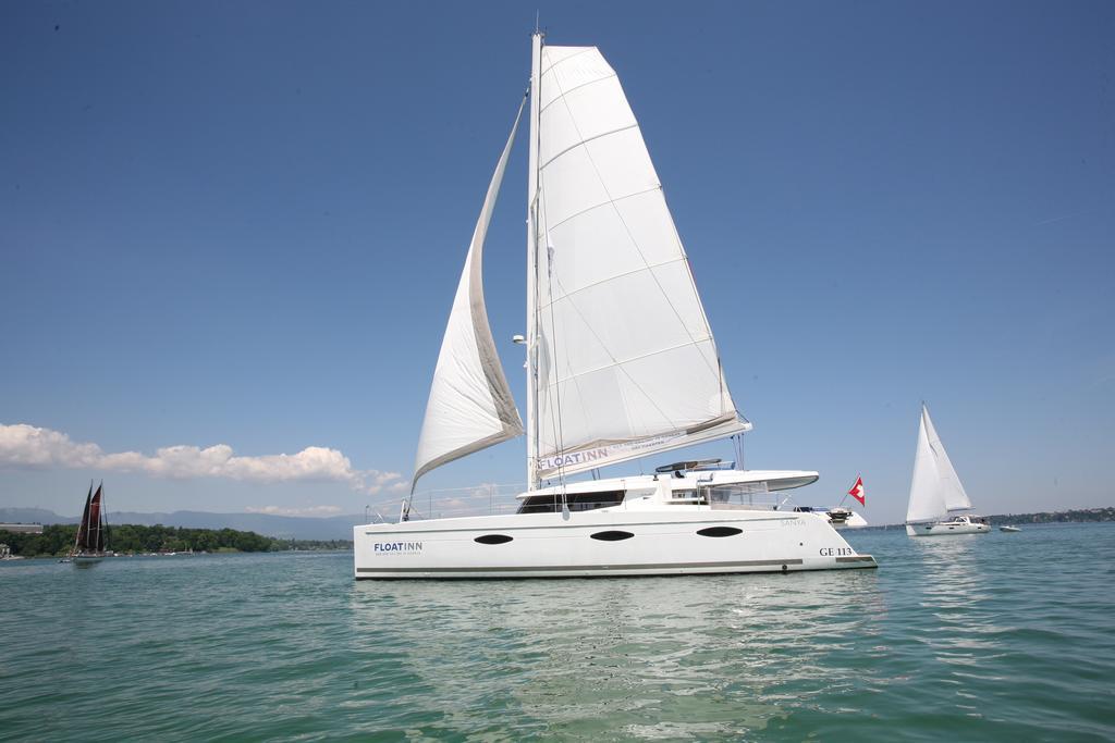 Floatinn Boat-bnb Botel 3*