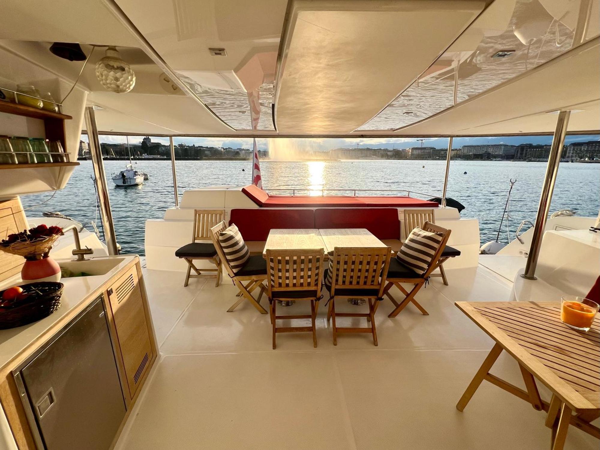 Botel Floatinn Boat-bnb Genebra