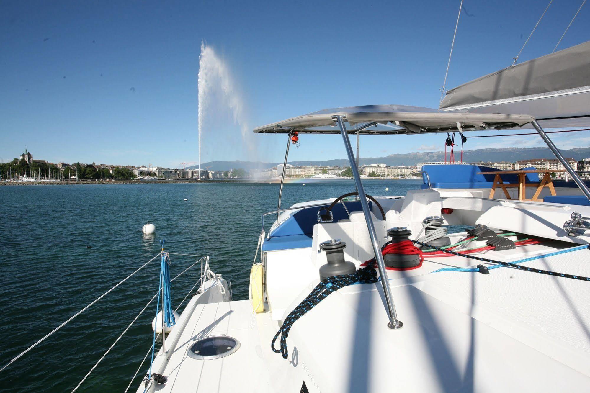 Botel Floatinn Boat-bnb Genebra