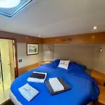 Floatinn Boat-Bnb