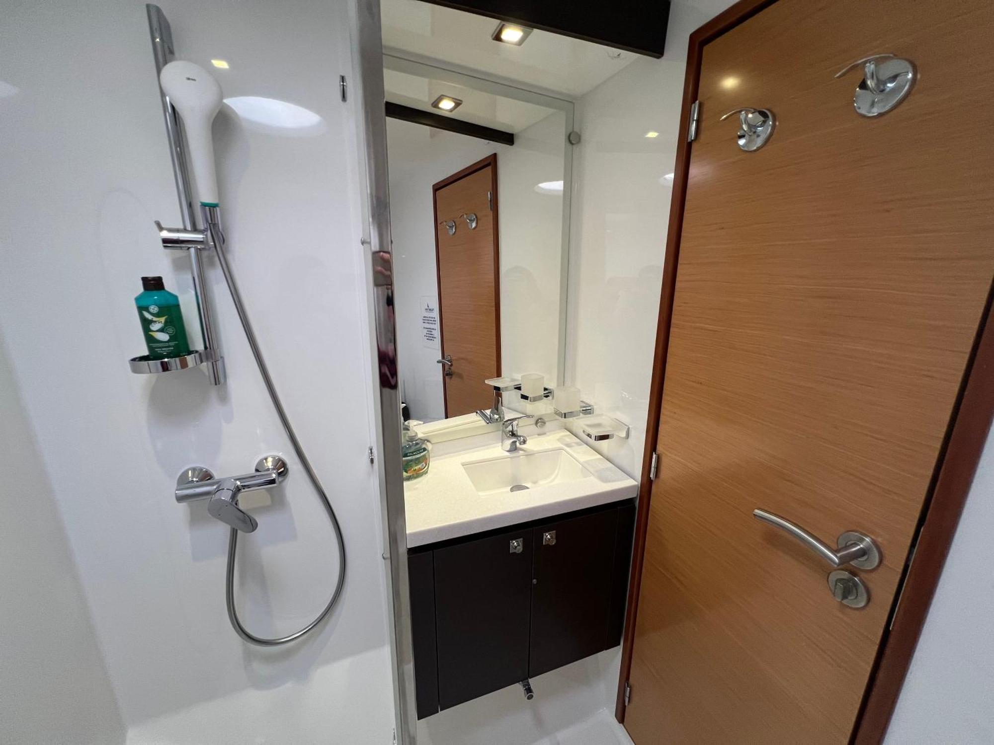 Floatinn Boat-bnb Genf