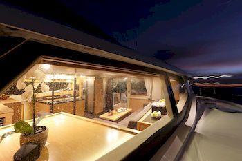Botel Floatinn Boat-bnb 3*